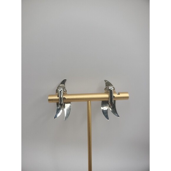 Vintage Silver Tone Layered Clip on Huggie Earrings Womens Jewelry Costume - Picture 9 of 15